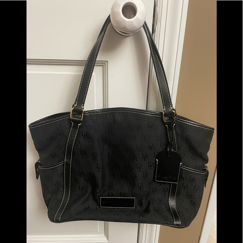 Dooney & Bourke Canvas Tote 👜🌟